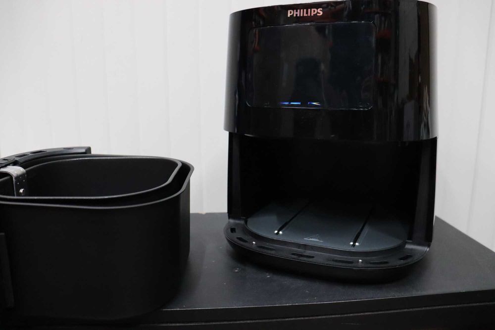 Фритюрник с горещ въздух Philips Airfryer Essentials HD9252 4.1л 1400W