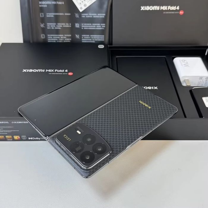 Xiaomi Mix Fold 4 Carbon