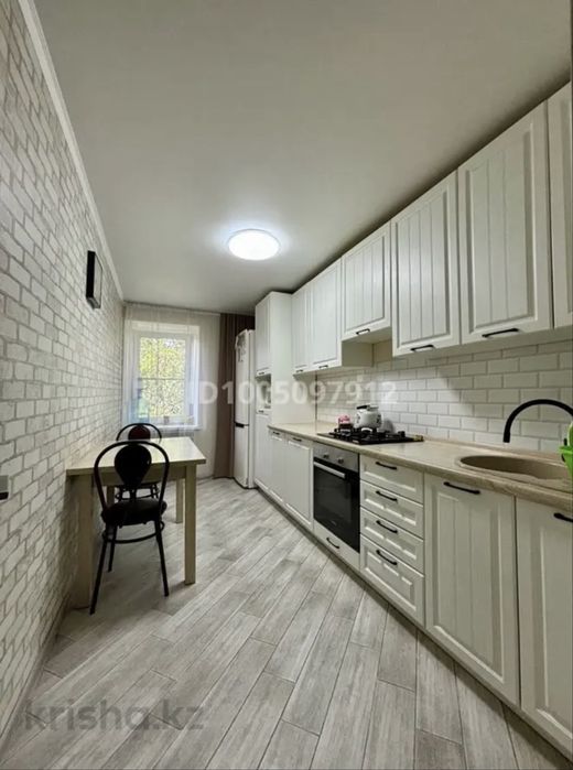 Продам 4 комнатную каартиру