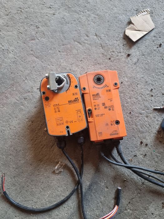 Set 2 Servomotoare Clapete Ventilație Belimo 230V și 24V Arcuri Reveni