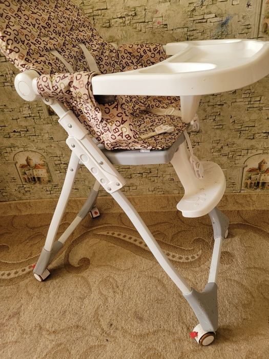 Продам стульчик для кормления