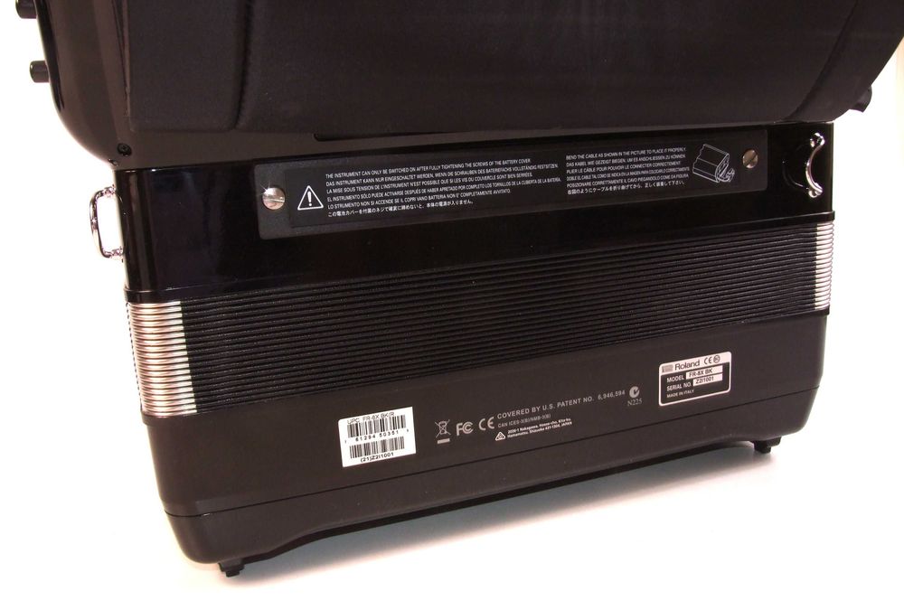 ROLAND FR-8x, acordeon, geanta si toate accesoriile, ABSOLUT NOU