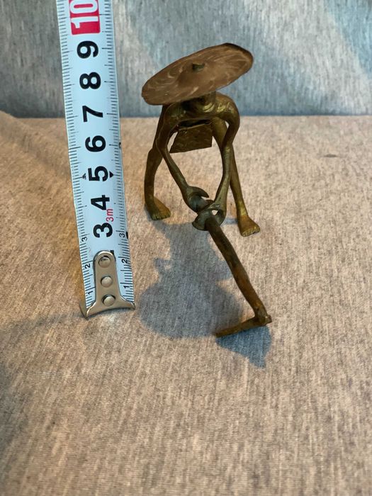 старинна Бронзова статуя