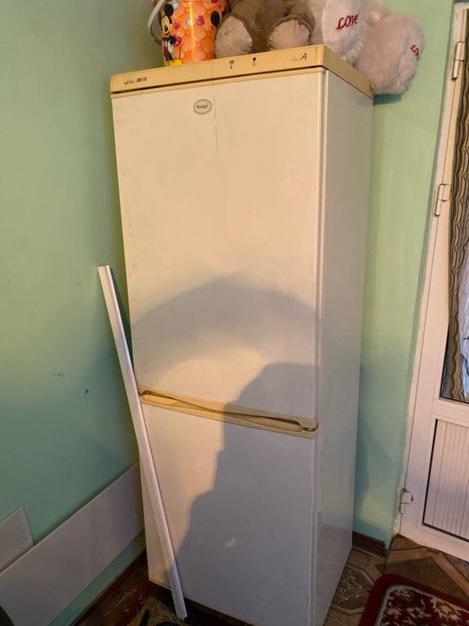 Продается стол срочно