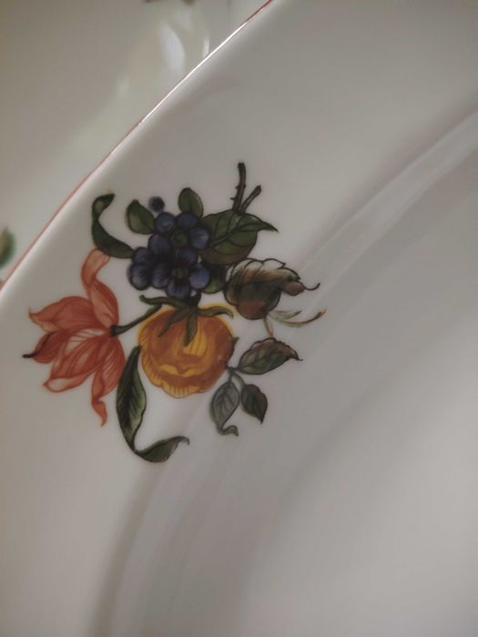 Порцеланови чинии/плата