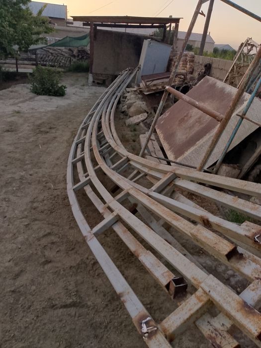 Темир каркасли Фирмалар сотилади. Узунлиги  10 м дан Сони 5 дона.