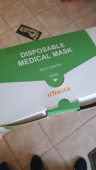 Masti medicale de unica folosinta, Manusi latex