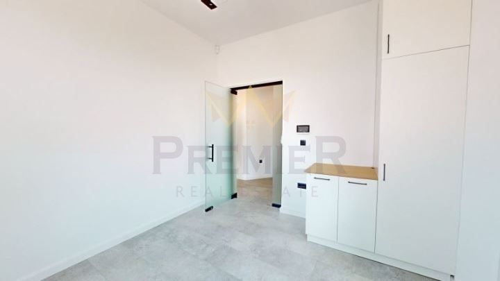 Дава се под наем Офис в Варна, Гръцка махала - 190 кв.м за 2200 € - Снимка #1