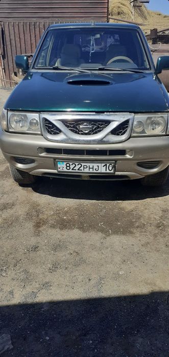 Ниссан Тиррано 2001года