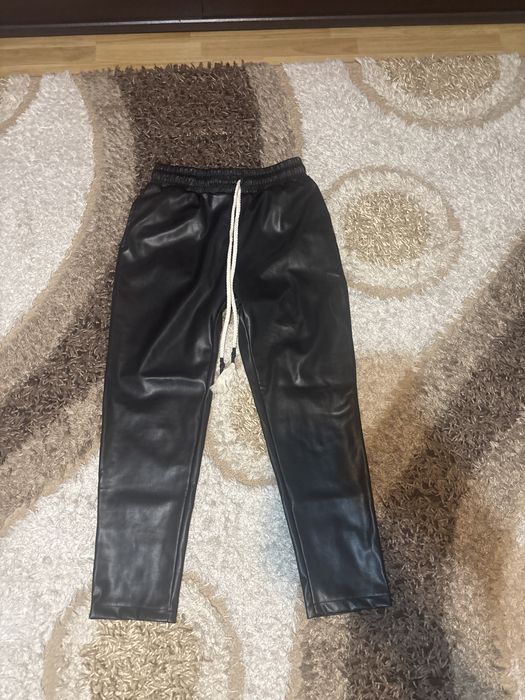 Pantaloni young rich white din piele ecologica, marimea L, nepurtati