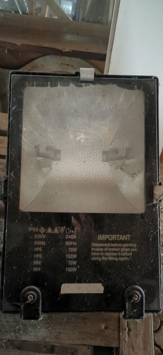 Lampă stradală cu halogen