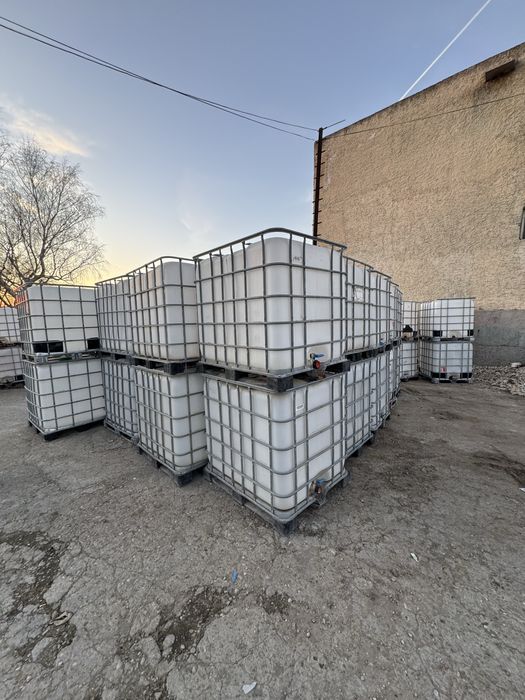 Бидони/Цистерни/IBC-контейнери/Варели за вода по 1-тон/1000 литра