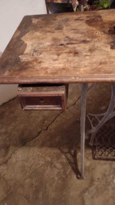 Masina de Cusut Singer antica din anu 1820 adusa din Rusia acum 30 ani