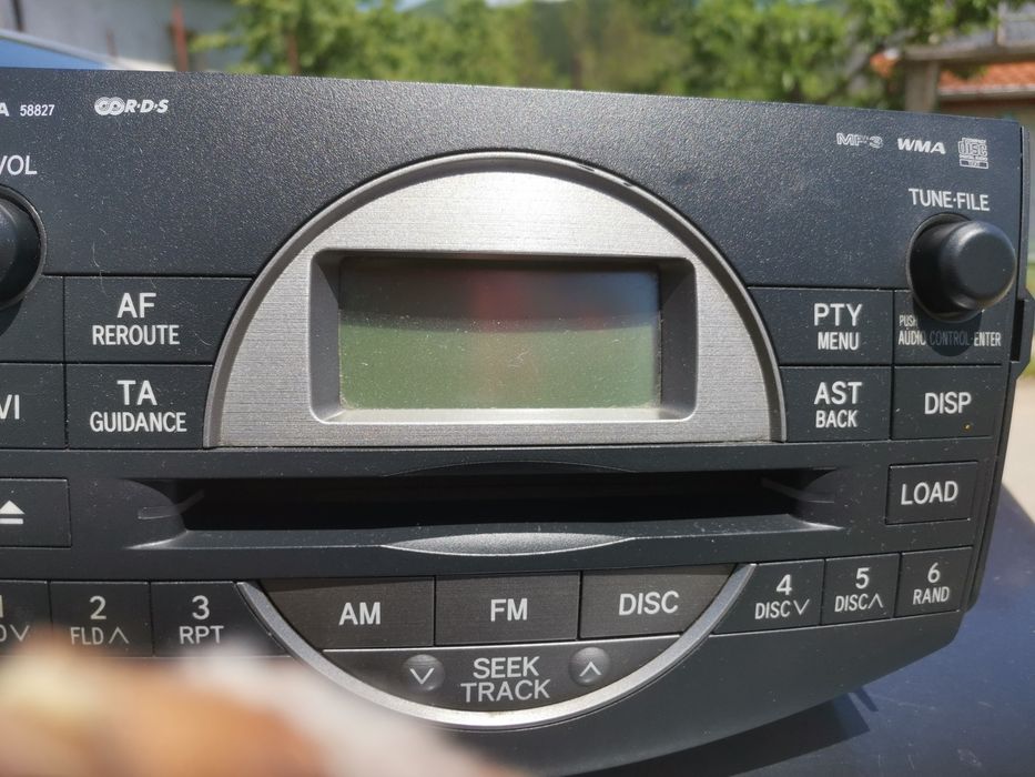 авторадио CD MP3 за TOYOTA RAV4  в перфектно състояние