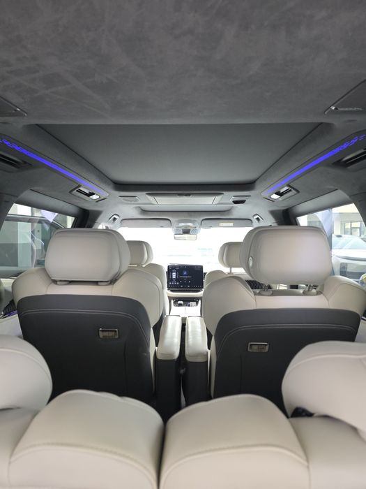 Zeekr 009 4WD 6-seats 108 kWh