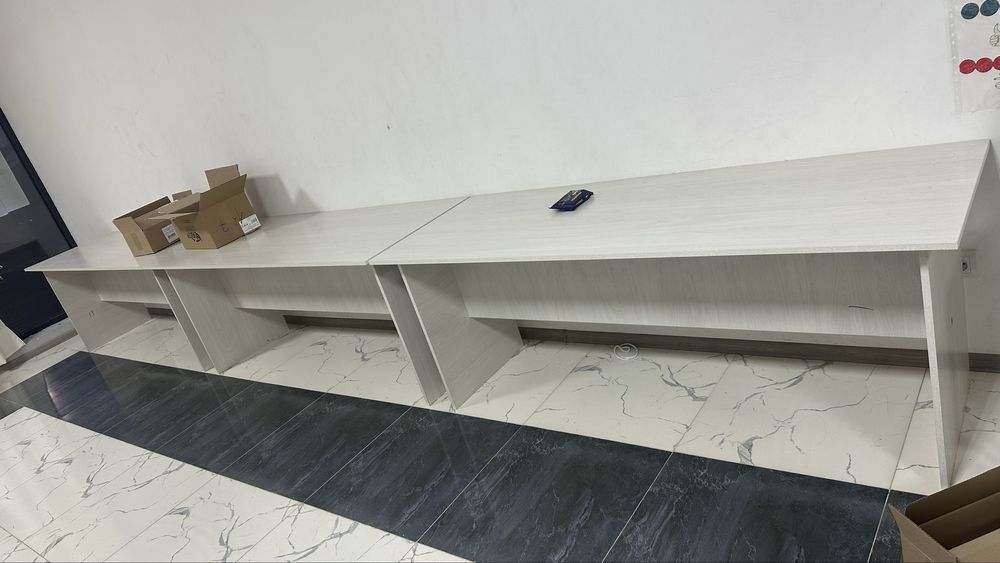 Продаются столы в идельном состоянии.