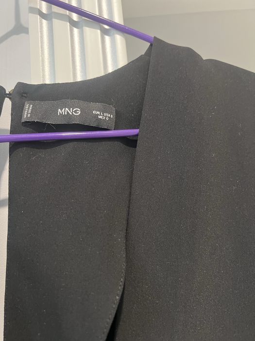 Продается платье черное Манго