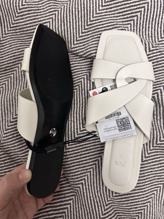 Босоножки белые под классику