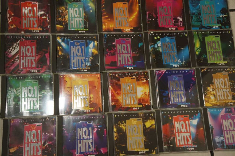 The No.1 Hits 1960-1989 (30 CDs) включително книжка