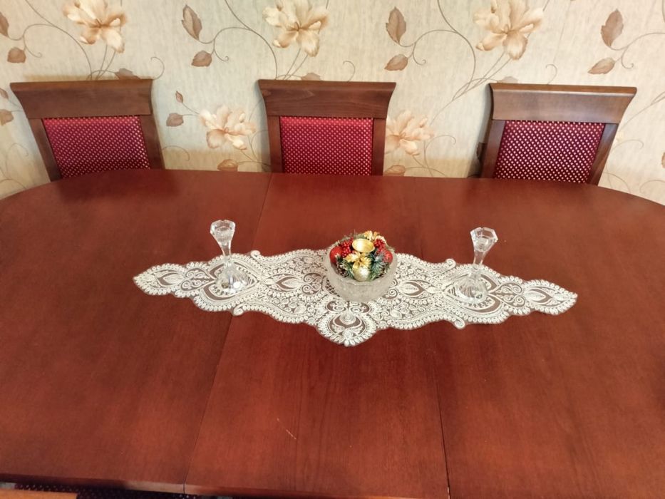 Стол со стульями