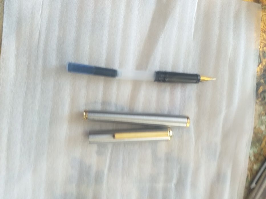 Stilou marca necunoscuta