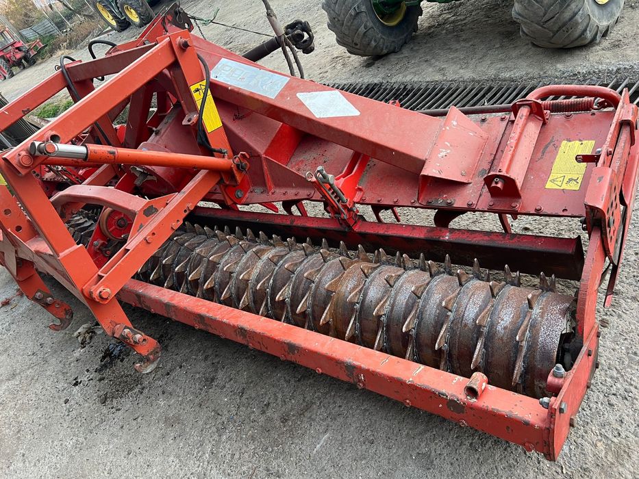 Grapa rotativa freza kuhn 4m