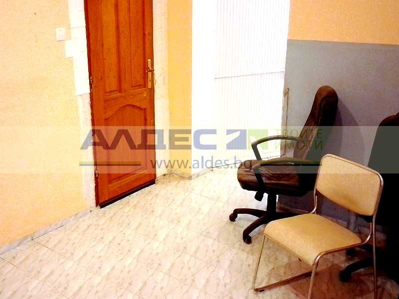 Дава се под наем Магазин в София, Център - 50 кв.м за 408 € - Снимка #1