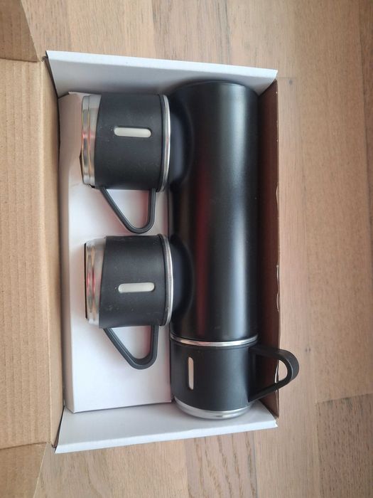 Set termos si pahare, perete dublu