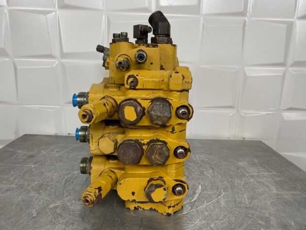 Distribuitor CATERPILLAR 930G -Piese de schimb CATERPILLAR