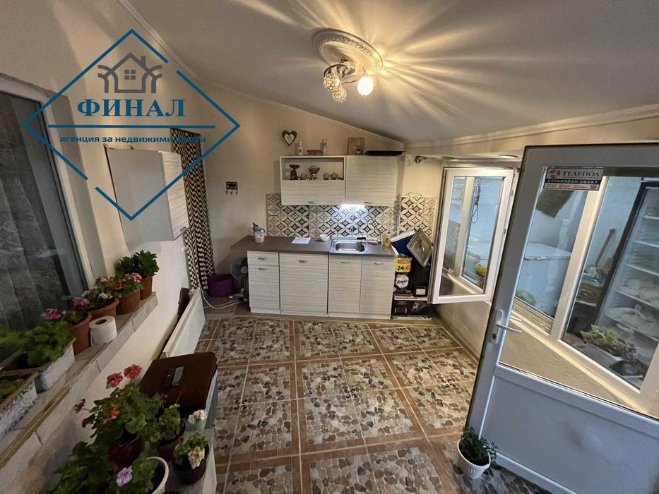 Продава се Къща в Шумен, Топхане - 70 кв.м за 1093 €/кв.м - Снимка #6