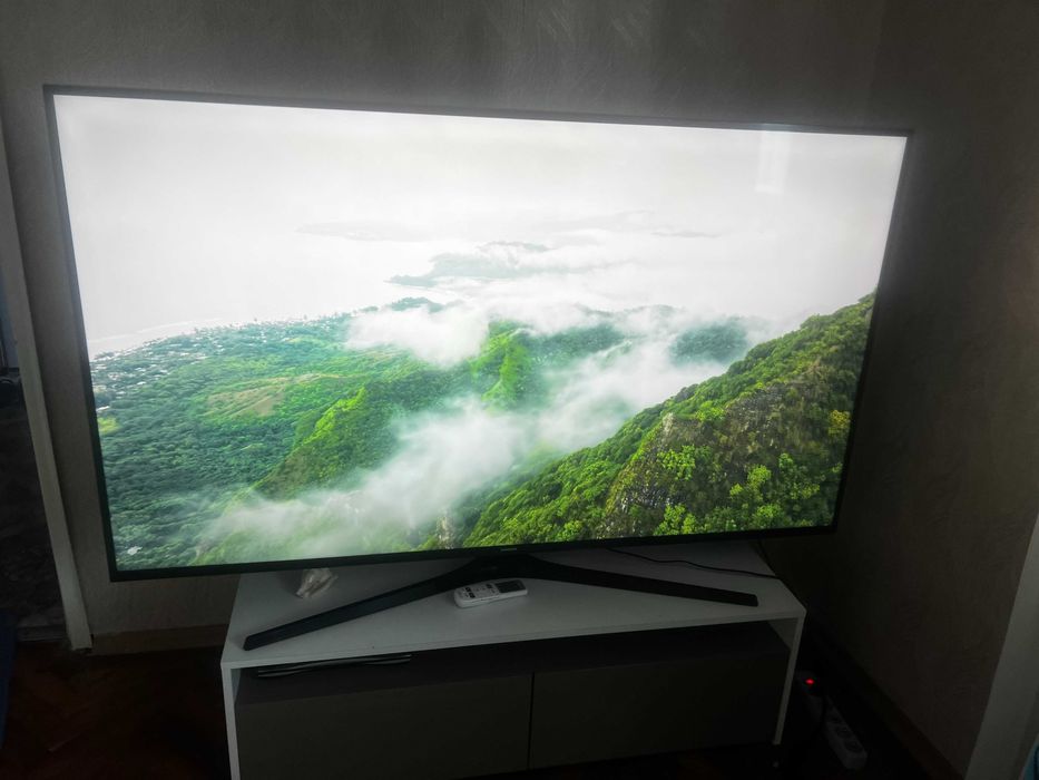Samsung 70 Inch 4K Smart TV UE70KU6000