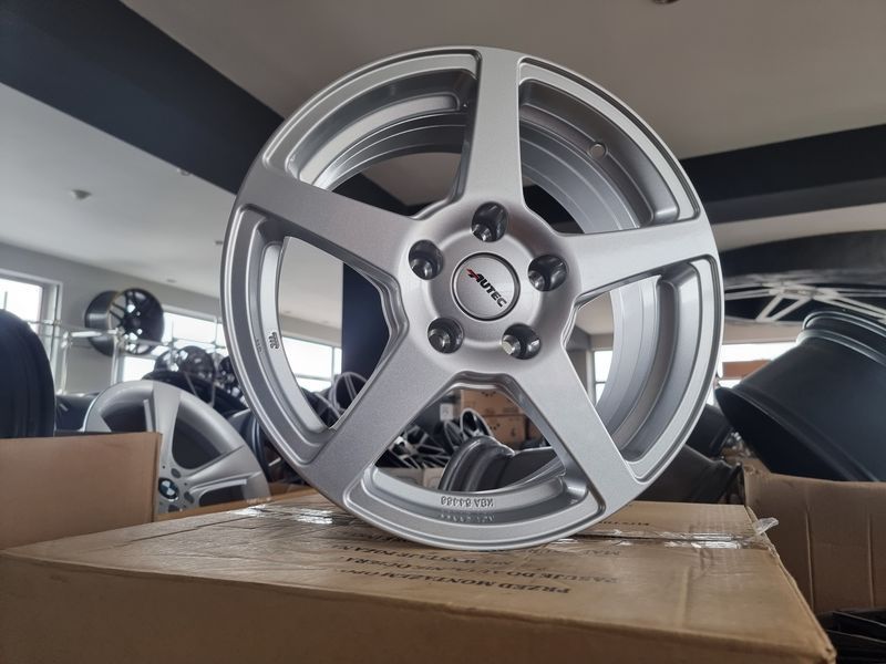 16цола 5x114.3 Toyota,Mazda,Honda,Hunda, Kiai 5х114.3