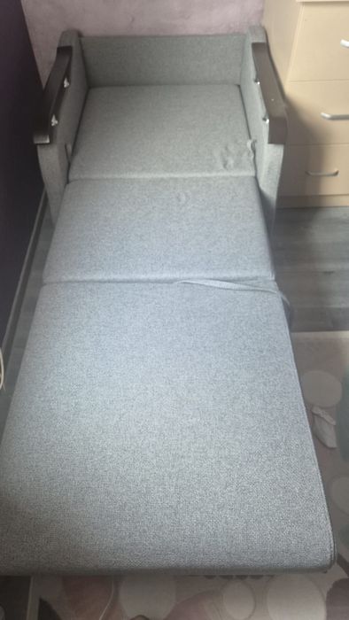 Fotoliu extensibil pat Modena, Iza, spatiu depozitare, perna decorativa, sistem metalic durabil picioare, culoare gri, 85x90x85