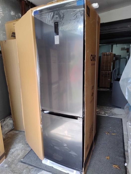 *НОВО* No frost Хладилник с фризер CHiQ  357 Литра ,200 см