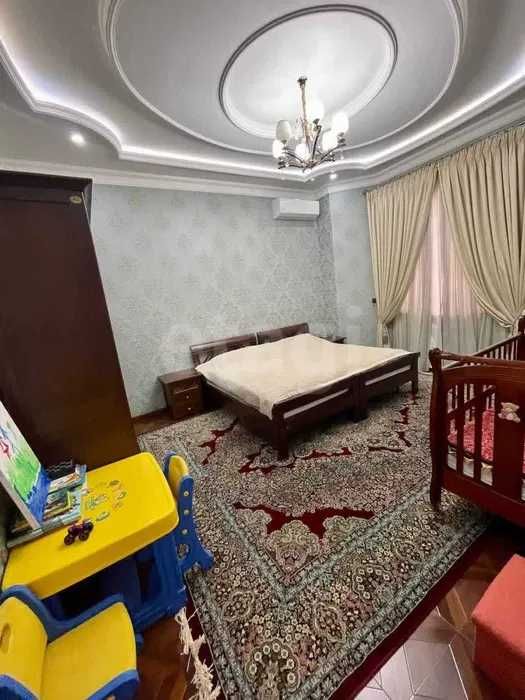 Сдаётся хороший дом в центре города !