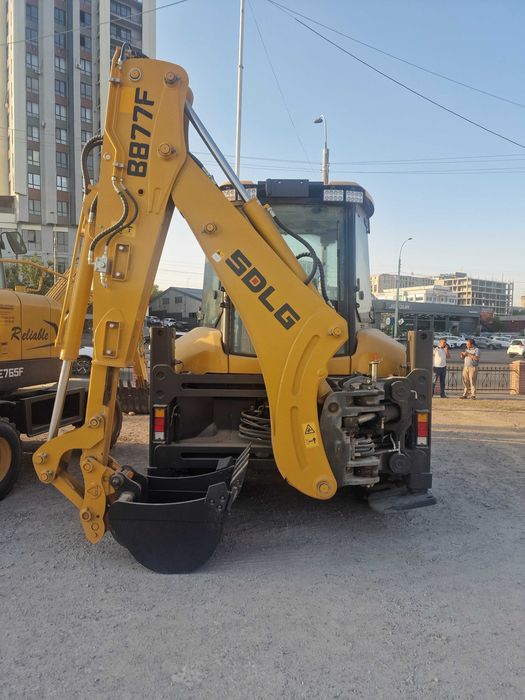 Экскаватор-погрузчик SDLG B877F - 0,18 / 1,0 куб.м. и гидромолот