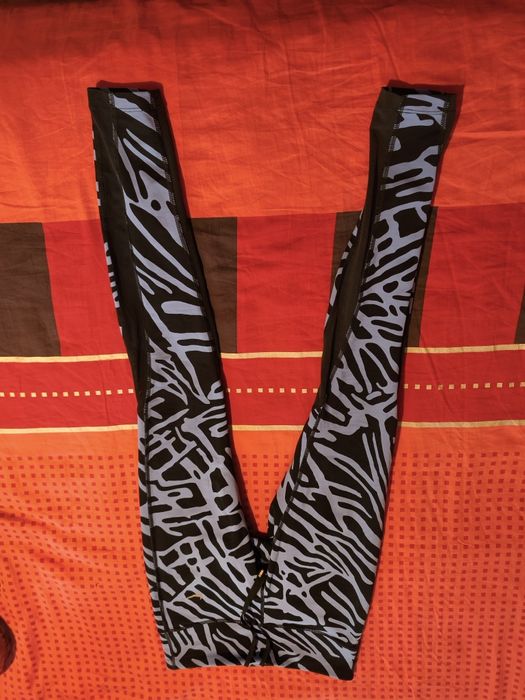 Nike клин epic lux zebra.