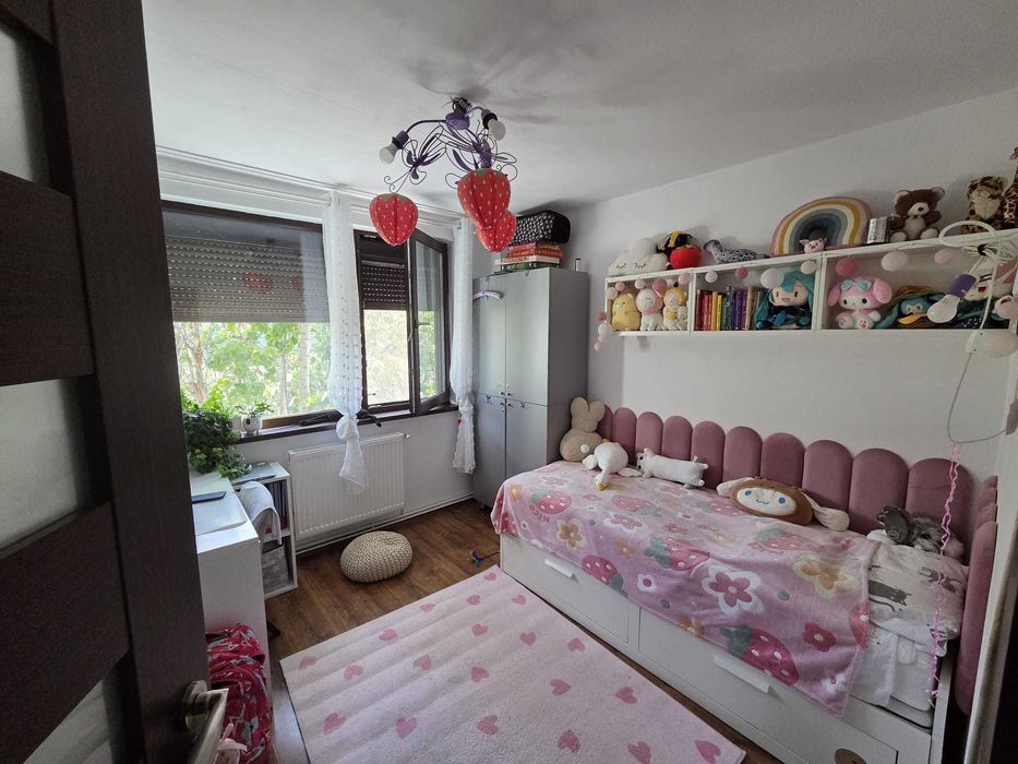4 camere | 84 mp + boxă 5 mp | Centrală proprie | 2 băi | Etaj 3 4 | Metrou 5 min | Valea Argeșului