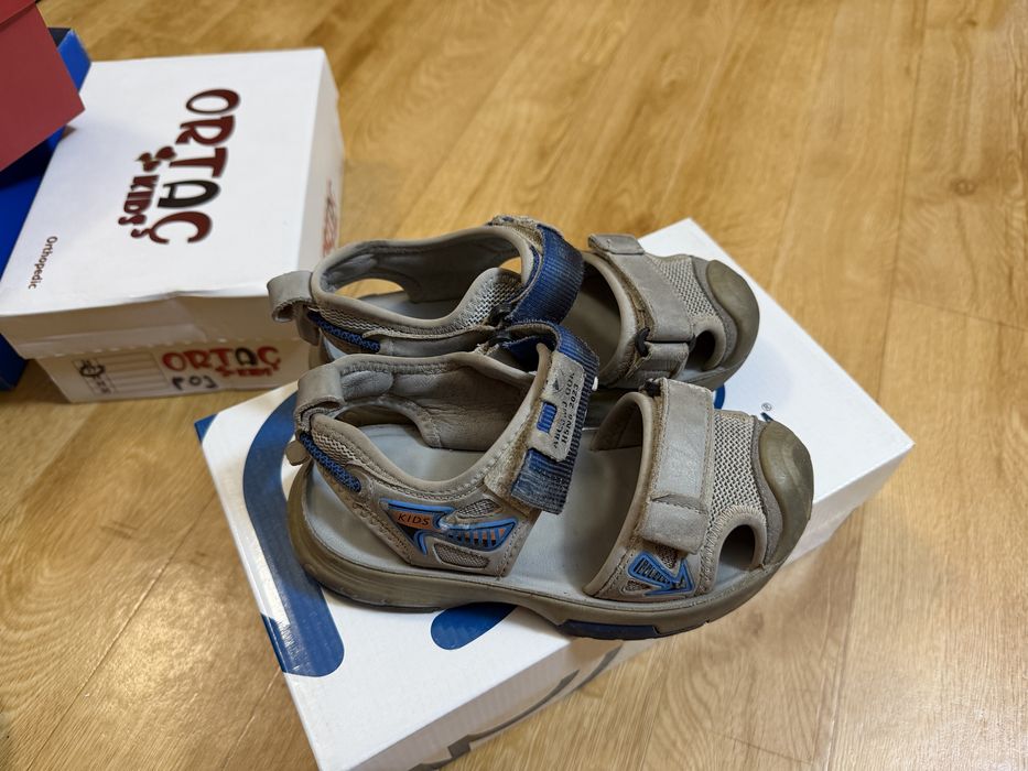 Отдам обувь детскую