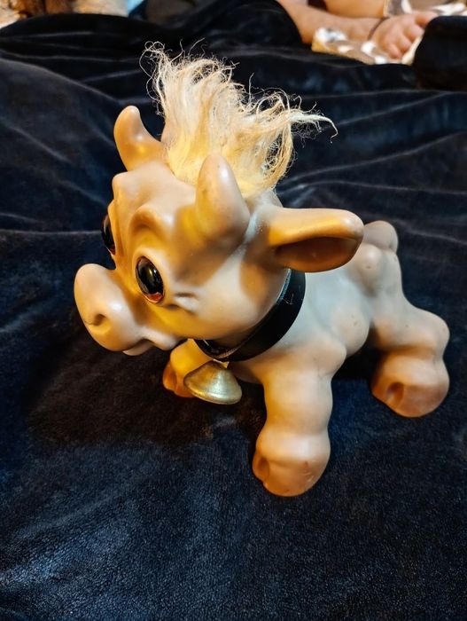 Thomas dam cow vintage