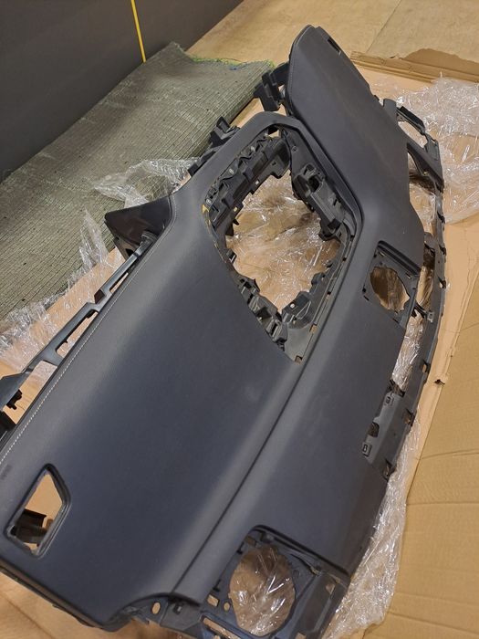 Торпедо Lexus RX 2016