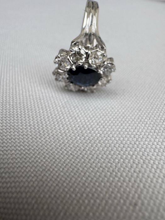 Inel din aur alb, safir si diamnate