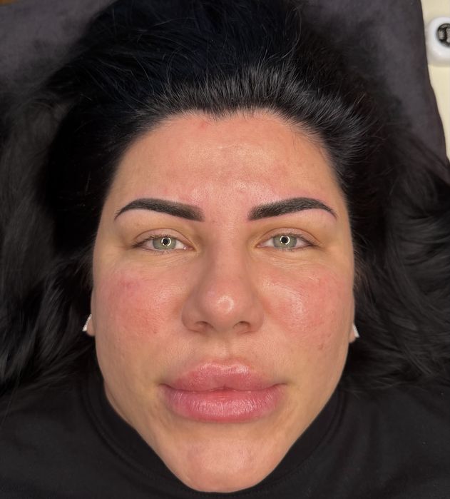 Micropigmentare —sprancene — buze