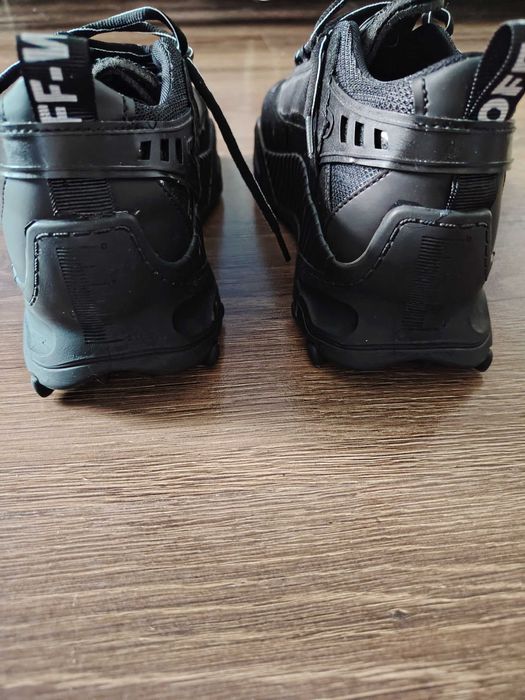 Pereche adidasi off white oddsy noir-1000