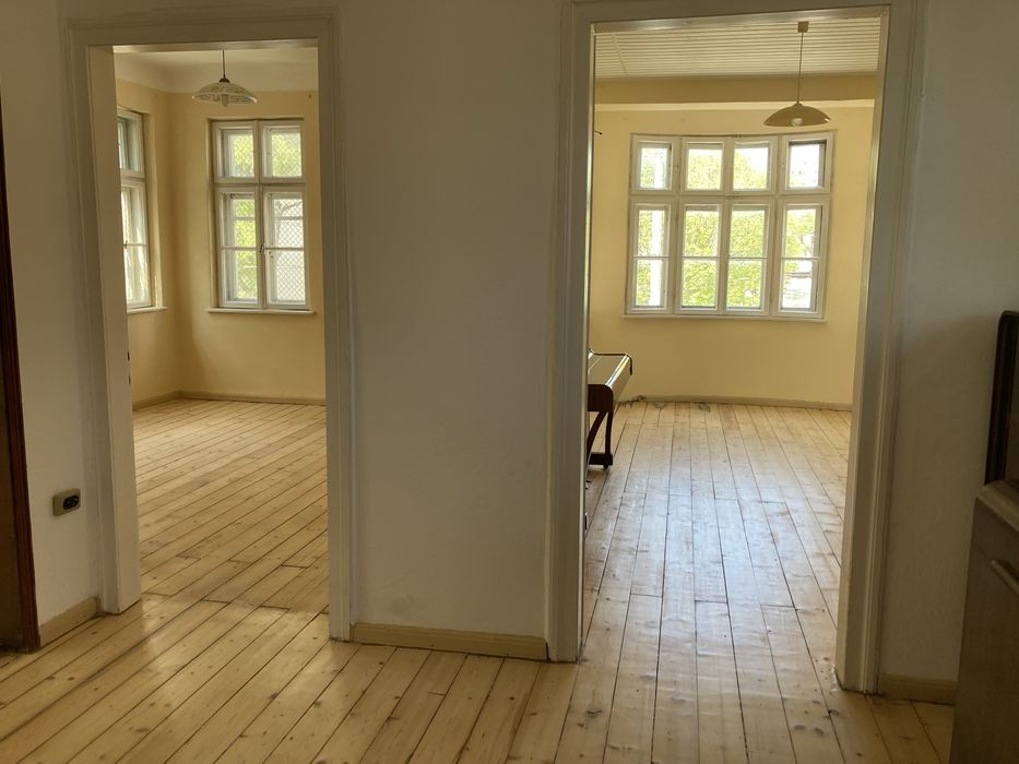 Дава се под наем Етаж от къща в Варна, Нептун - 100 кв.м за 612 € - Снимка #2