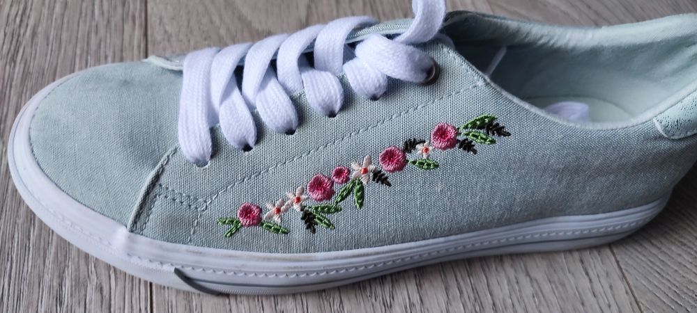 Teniși mărimea 39, model Floral, gri