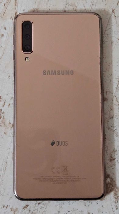 Телефон Samsung A7