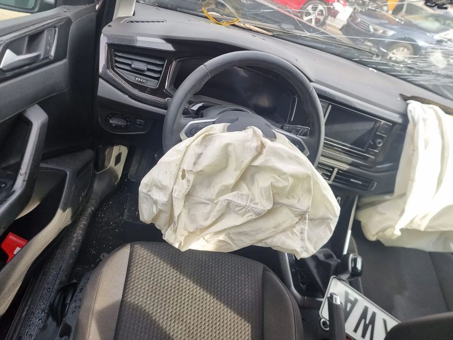 bara spate armatura haion portbagaj stop tripla oglinda usa portiera dreapta  motoras stergatoare macara geam broasca stanga dreapta fata spate spira volan ceasuri bord  panou clima navigatie scaune fata bancheta spate  VW Polo AW an 2023, motor 1.0 tsi 9