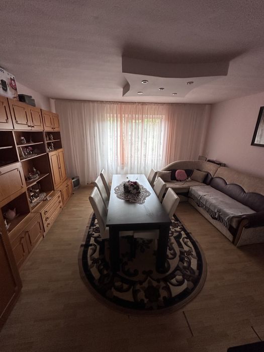 Casă de vânzare