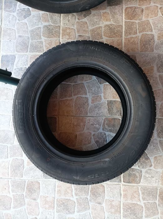 Vând 4 cauciucuri vara Pirelli 185/65/15